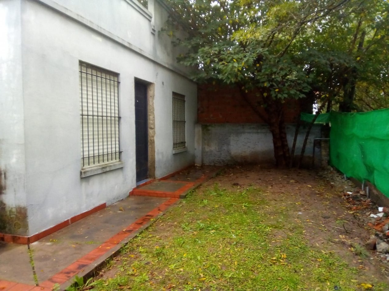 CASA EN BARRIO AGUSTONI