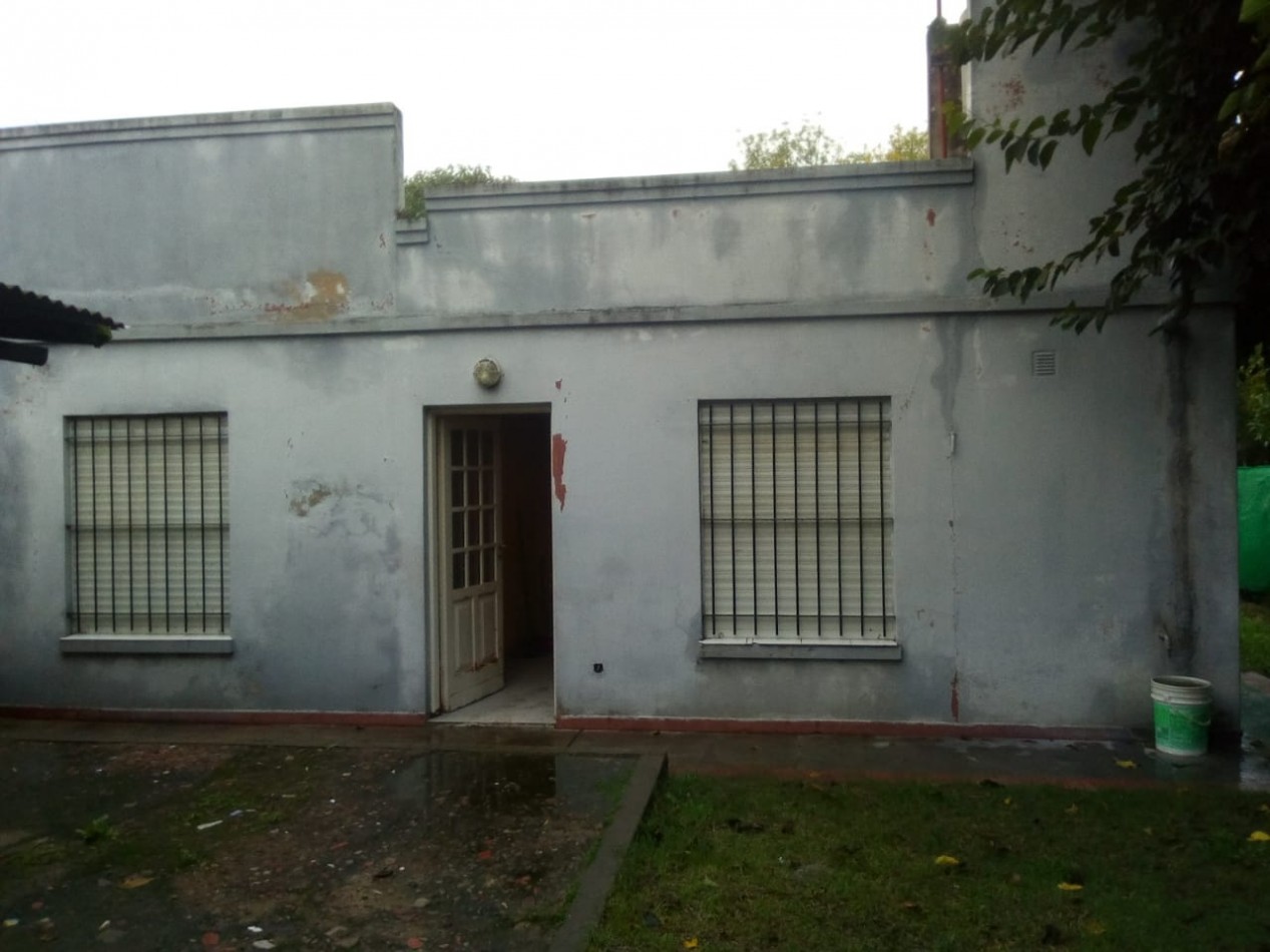 CASA EN BARRIO AGUSTONI