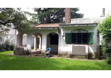 CASA SOBRE CALLE CHICLANA